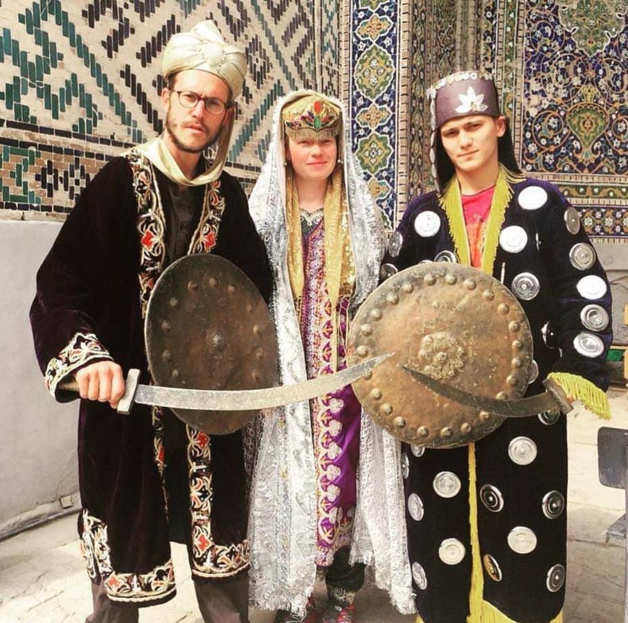 Muharram Homestay In The Neighborhood Of The Registan Square, 家族 ゲストハウス サマルカンド エクステリア 写真